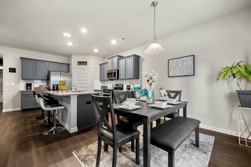 Atlanta 6 Bedroom With Indoor Open Space And Pool Table