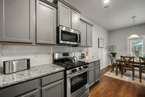 Atlanta 6 Bedroom With Indoor Open Space And Pool Table