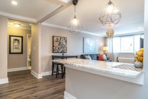 Downtown Atl Condo W Pool King Bed Lm1k2t