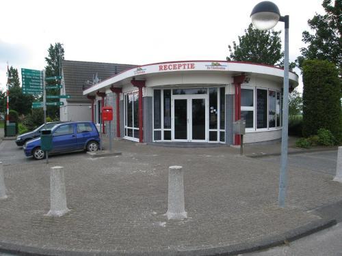 Holiday Home Bungalowpark de Vlietlanden