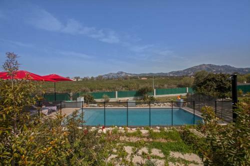 Apart Levante Warmed Shared Swimming Pool Bbq