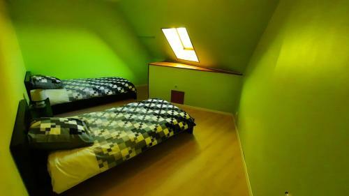 Villa Excallibur, Aux Portes de Broc�liande