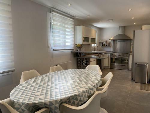 Maison Capbreton, 5 Pi�ces, 8 Personnes - Fr-1-413-196