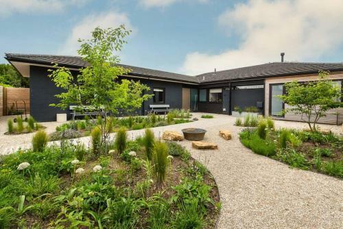 Villa *new* Modern Mid Century - Garden - Central Frome