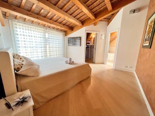 Apartamento Erman House Mansarda Con Idromassaggio
