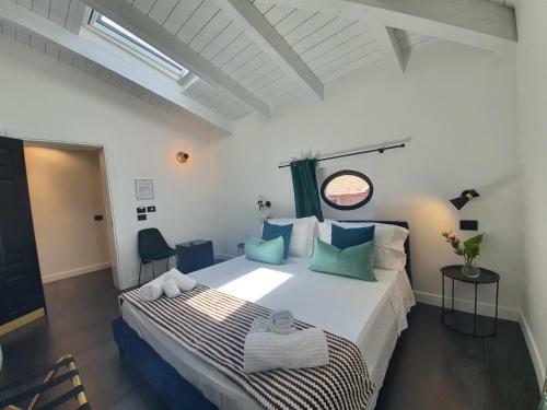 Hostal Belu - Fondi Holiday Rooms