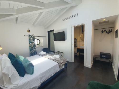 Hostal Belu - Fondi Holiday Rooms