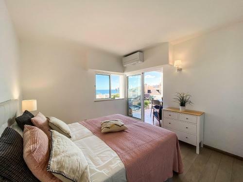 Balcony W Seaview - 1 Bed Apart