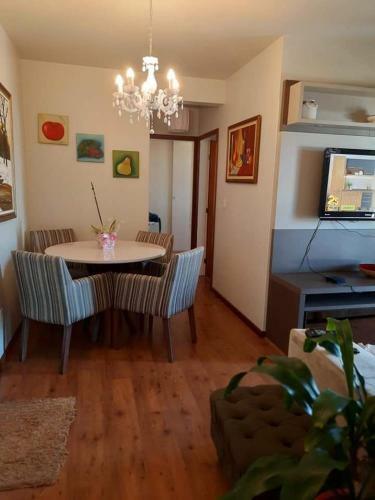 Apartamento Condom�nio Super Agrad�vel Com Garagem Privativa