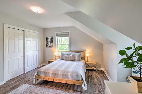 Tree-lined Firefly Hideaway Leicester Home!