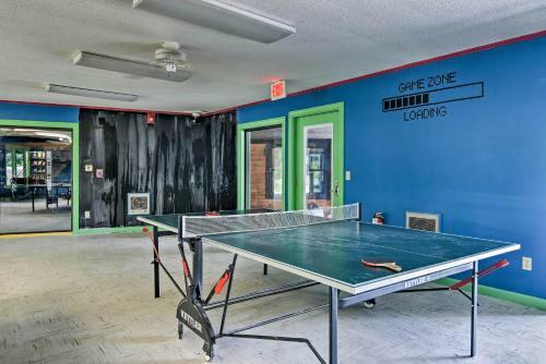 Charming Newland Apartment With Deck And Fire Pit