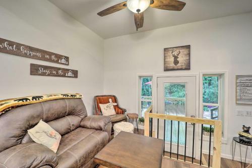 Charming Newland Apartment With Deck And Fire Pit