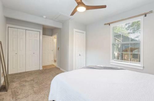 Pet Friendly- Quiet Neighborhood-2 Bedroom