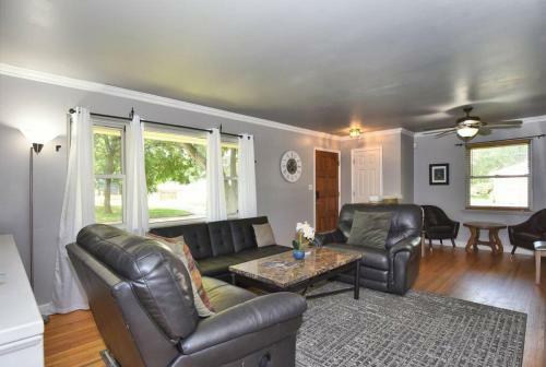 New-3 Bedroom-large Kitchen-family- Friendly
