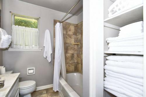 New-3 Bedroom-large Kitchen-family- Friendly