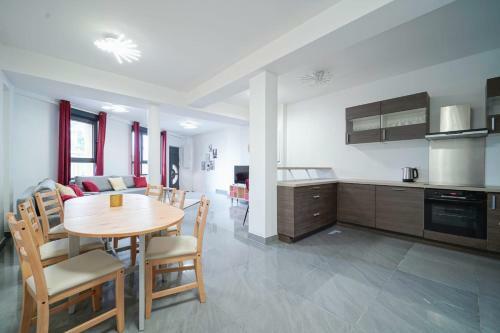 Beautiful House 10 Min Walk From Paris