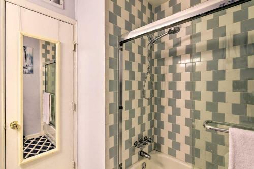 Apartamento Vibrant Seabrook Condo With Waterfront Pool!