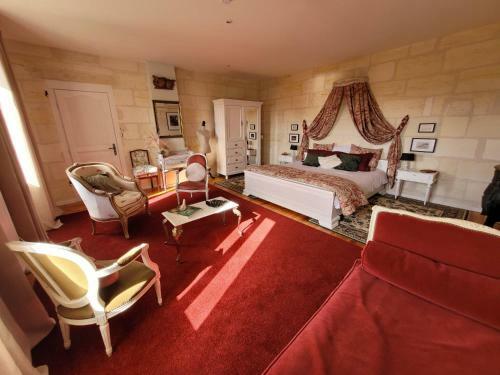 4 Bedrooms In A Charming House With Swimming Pool