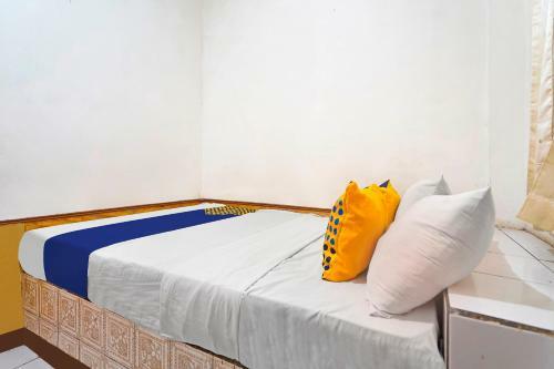 Spot On 91444 Hotel Arimbi