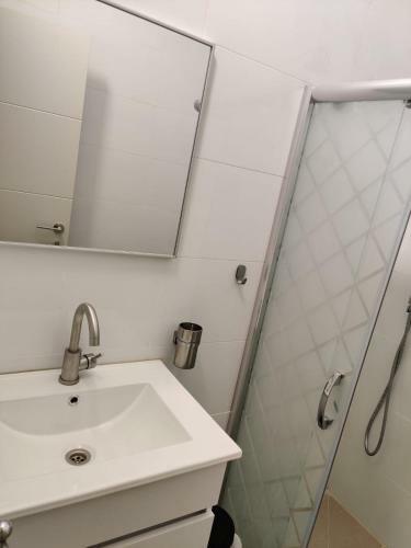 Jerusalem Apartments (In Bat Yam) By Pay Box