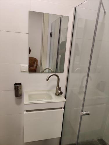 Jerusalem Apartments (In Bat Yam) By Pay Box