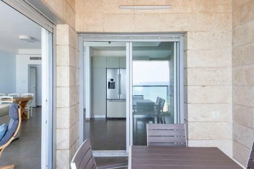 Stunning Sew View 3 Br Apartment Iconic Tower