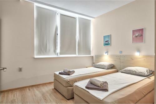 Cozy Spacious 2bd Apartment With A Terrace In Burgas