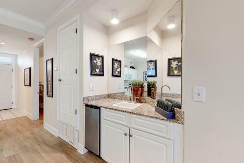 Regency Isle 802