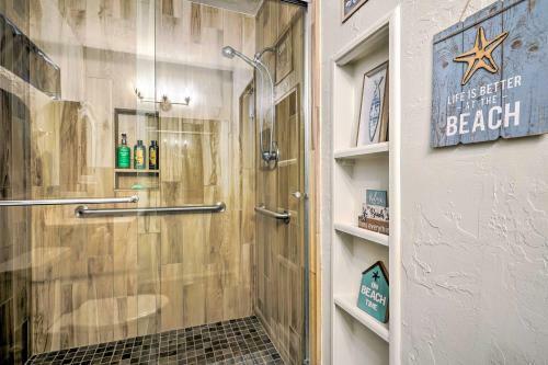 Vibrant Family Home With Grill, Walk Downtown!