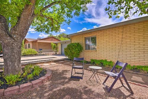 Vibrant Family Home With Grill, Walk Downtown!