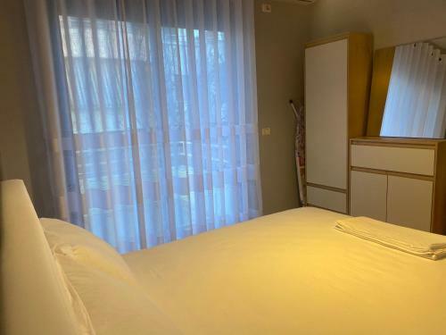 Cheerful 2-bedroom Apartment In Golem