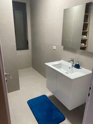 Cheerful 2-bedroom Apartment In Golem