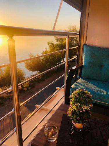 Sunrise Beach Deluxe Apartment