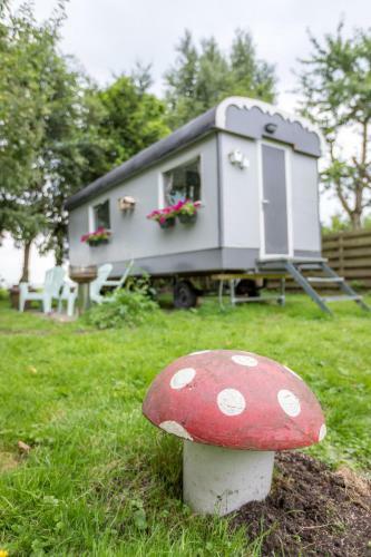Bed & Breakfast Gardenhouse On Wheels