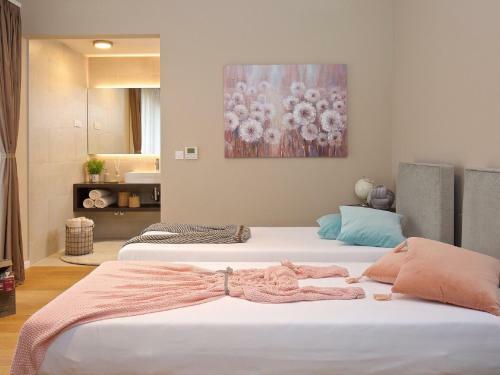 Enticing Holiday Home In Brtonigla With Jacuzzi