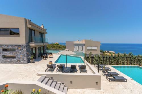 Luxurious Villa Aqua - With 2 Heated Pools