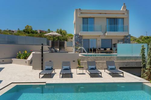 Luxurious Villa Aqua - With 2 Heated Pools