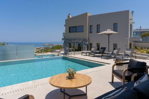 Luxurious Villa Aqua - With 2 Heated Pools