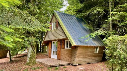 Chalets Dans La Parc D'un Manoir Du Xix�me Si�cle