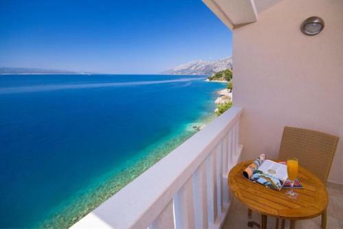 Hostal Apartments And Rooms Beachfront Luxury Condos