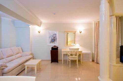 Hostal Apartments And Rooms Beachfront Luxury Condos