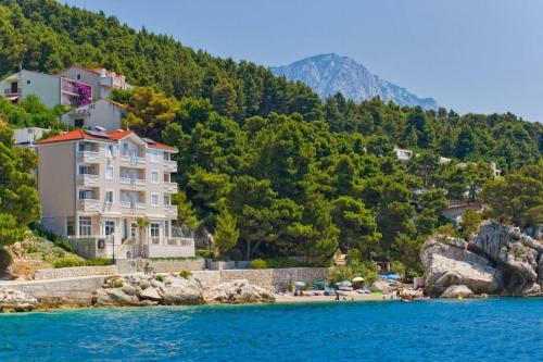 Hostal Apartments And Rooms Beachfront Luxury Condos