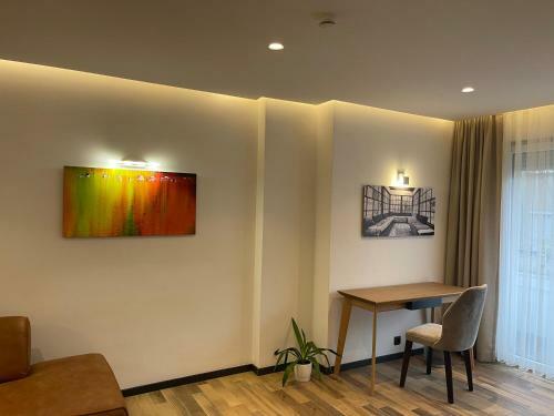 Stylish Downtown Apartment