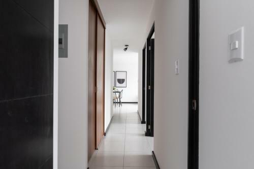 Apartamento Completo En Zona 7 Con Parqueo Incluido