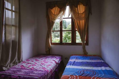 Agradable Casa de Dos Pisos En El Valle de Ant�n