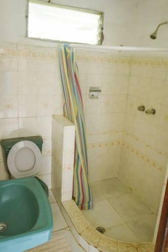 Agradable Casa de Dos Pisos En El Valle de Ant�n
