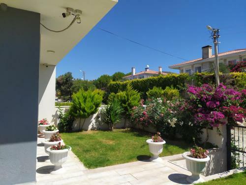 Detached Villa In �e?me Center