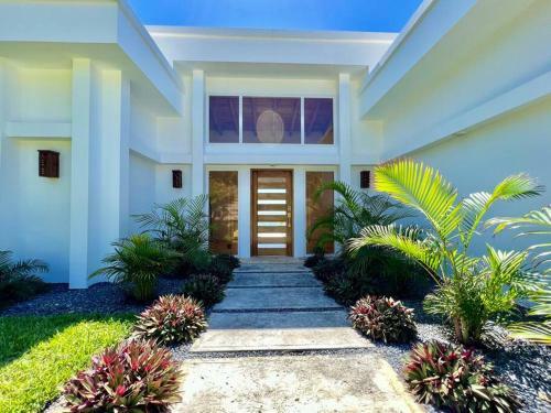 Villa Larimar @lighthouse, West Bay