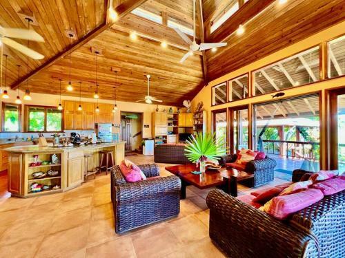 Villa Far Tortuga @ First Bight, Roatan