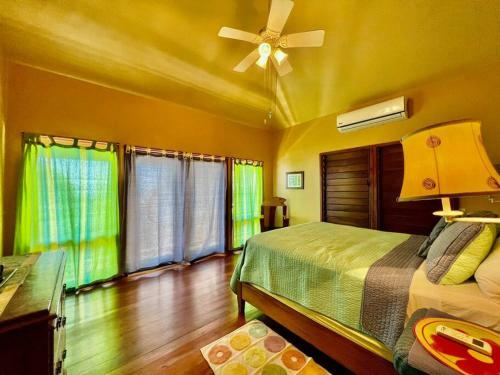 Villa Far Tortuga @ First Bight, Roatan